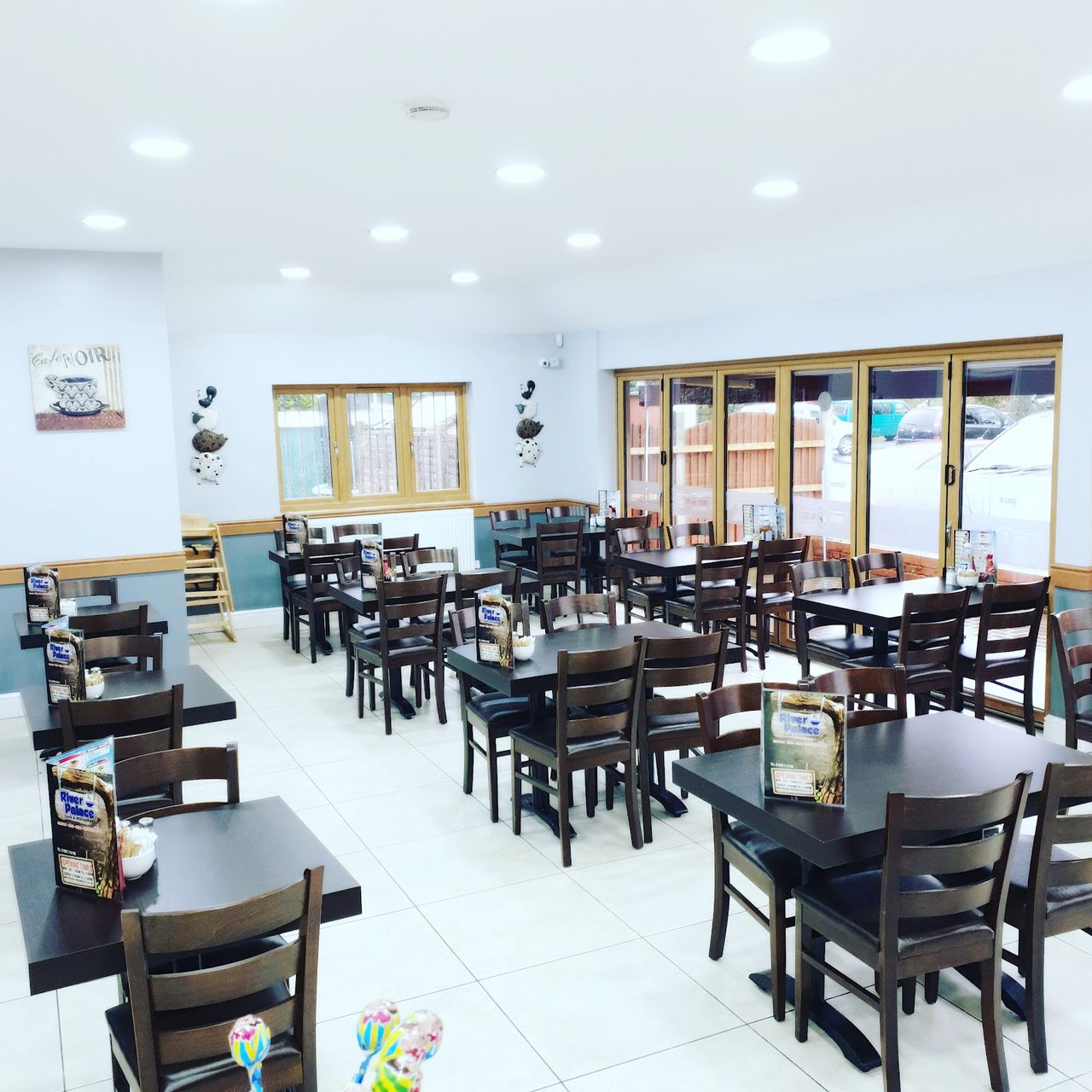 River Palace Cafe