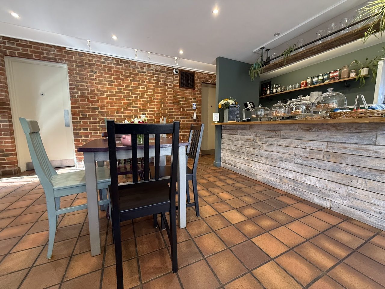 Riverhouse Barn Cafe