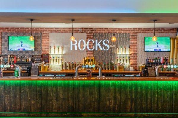 Rocks Bar & Grill