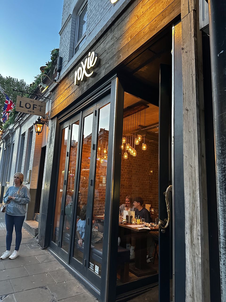 Roxie Steak - Wimbledon