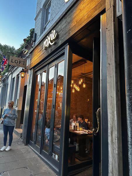 Roxie Steak - Wimbledon