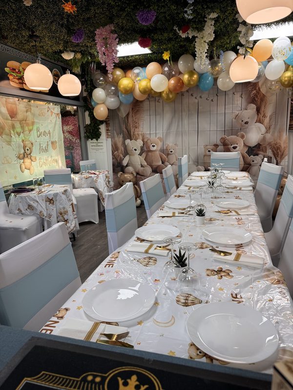 Royale Lounge Restaurant