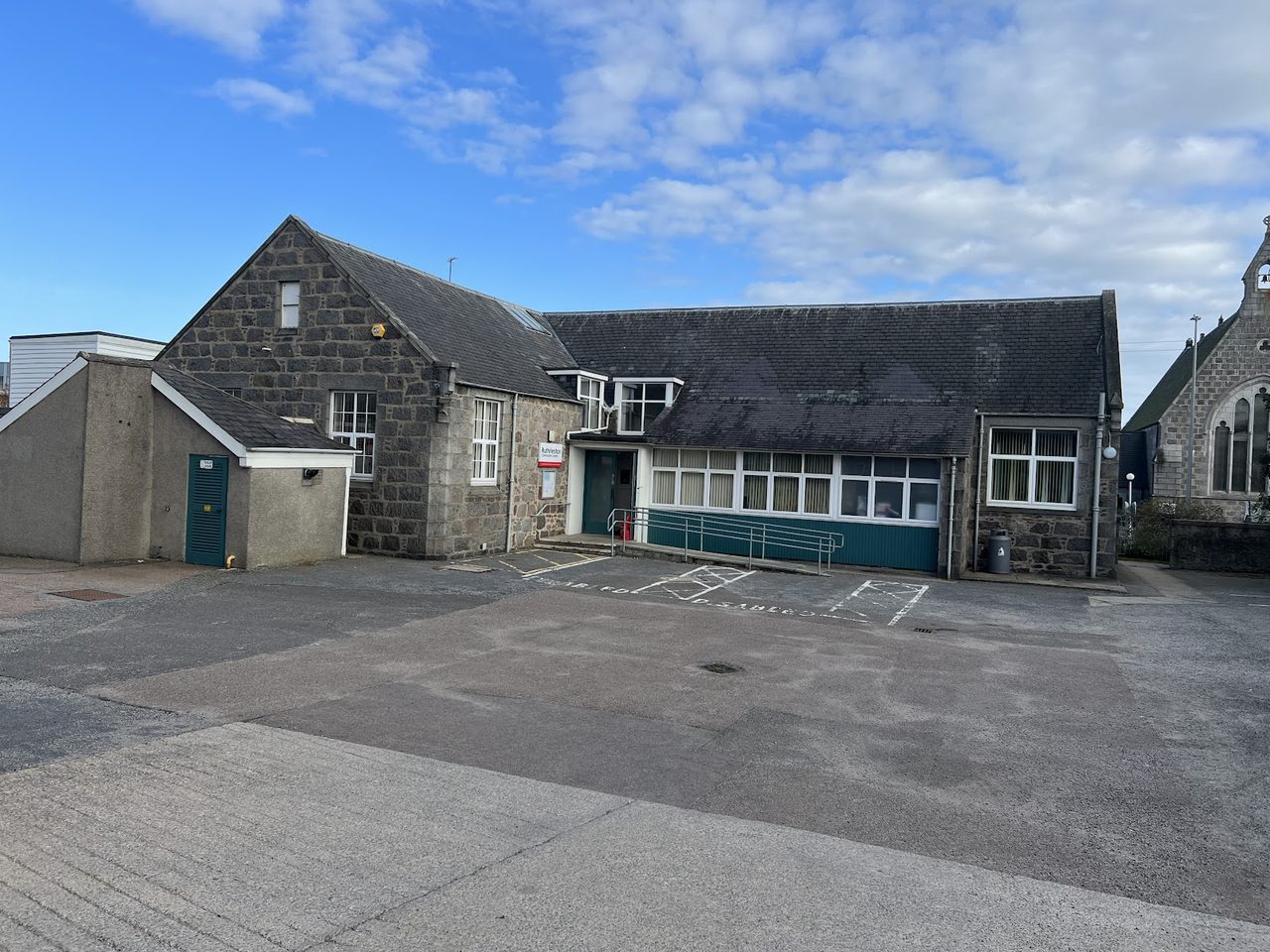 RUTHRIESTON COMMUNITY CENTRE