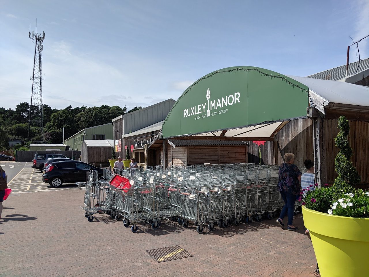 Ruxley Manor Mulberry Tree & Food Hall