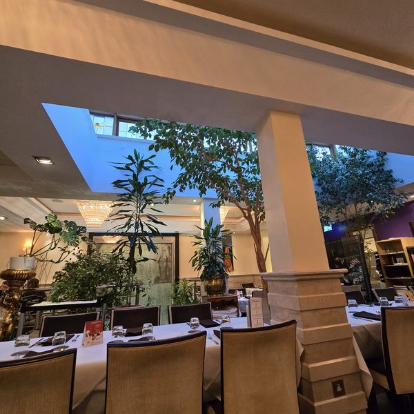 Sabai Sabai Restaurant & Bar