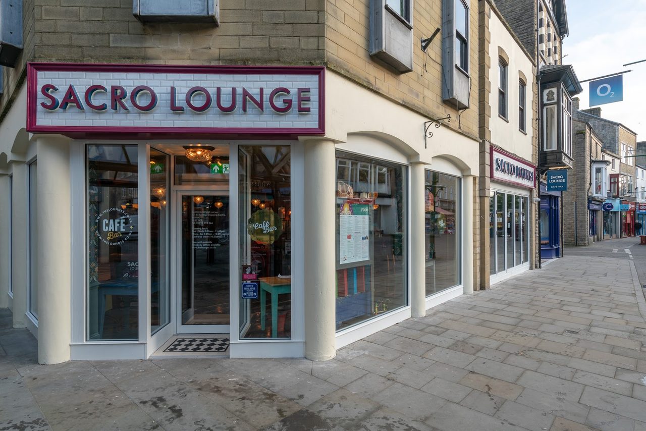 SACRO LOUNGE