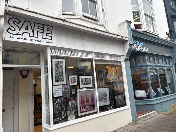 Safe Art Cafe