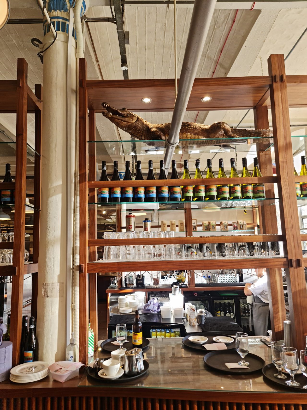 Salts Diner & Cafe in the Opera / The Home