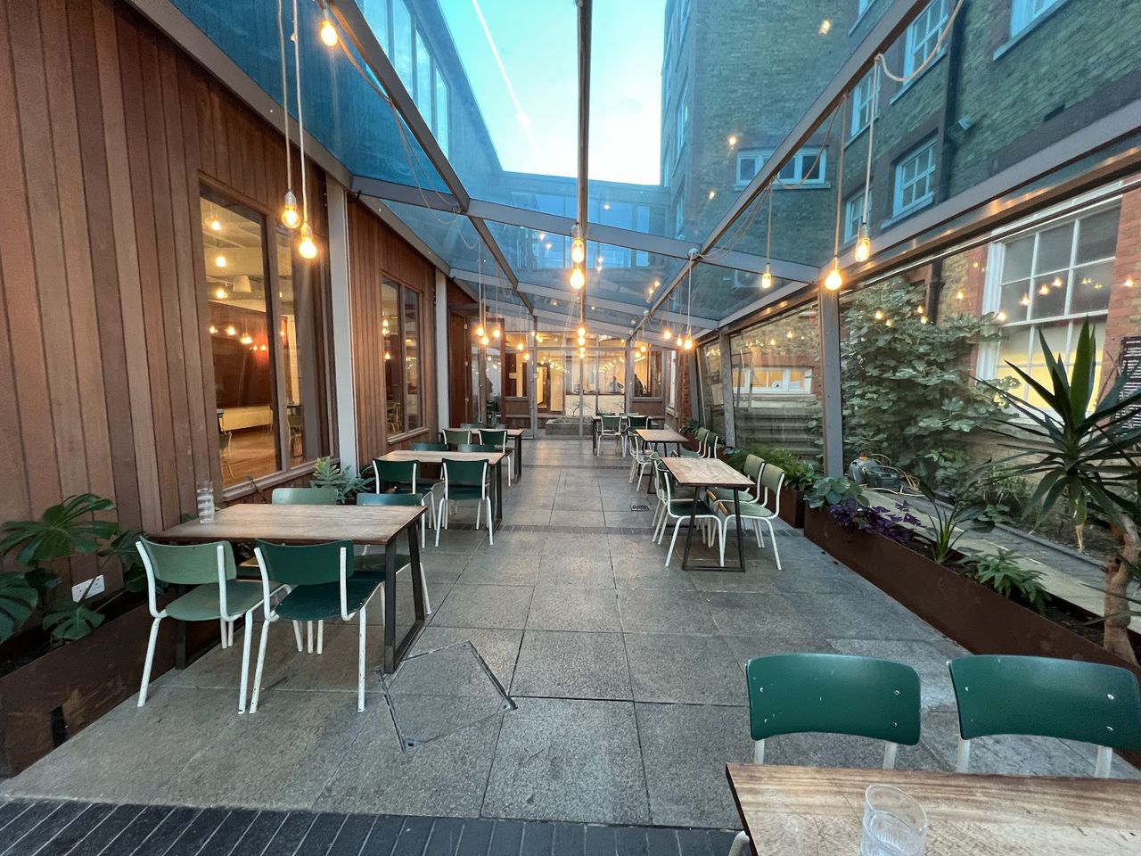 Scenery Cafe