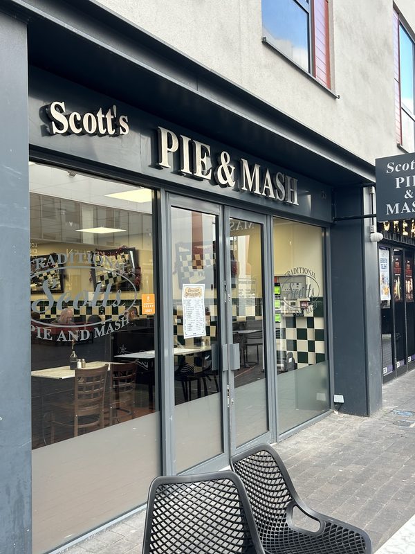 Scott's Pie & Mash