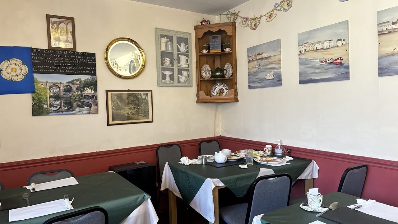 Scotts Eatery And Tearoom
