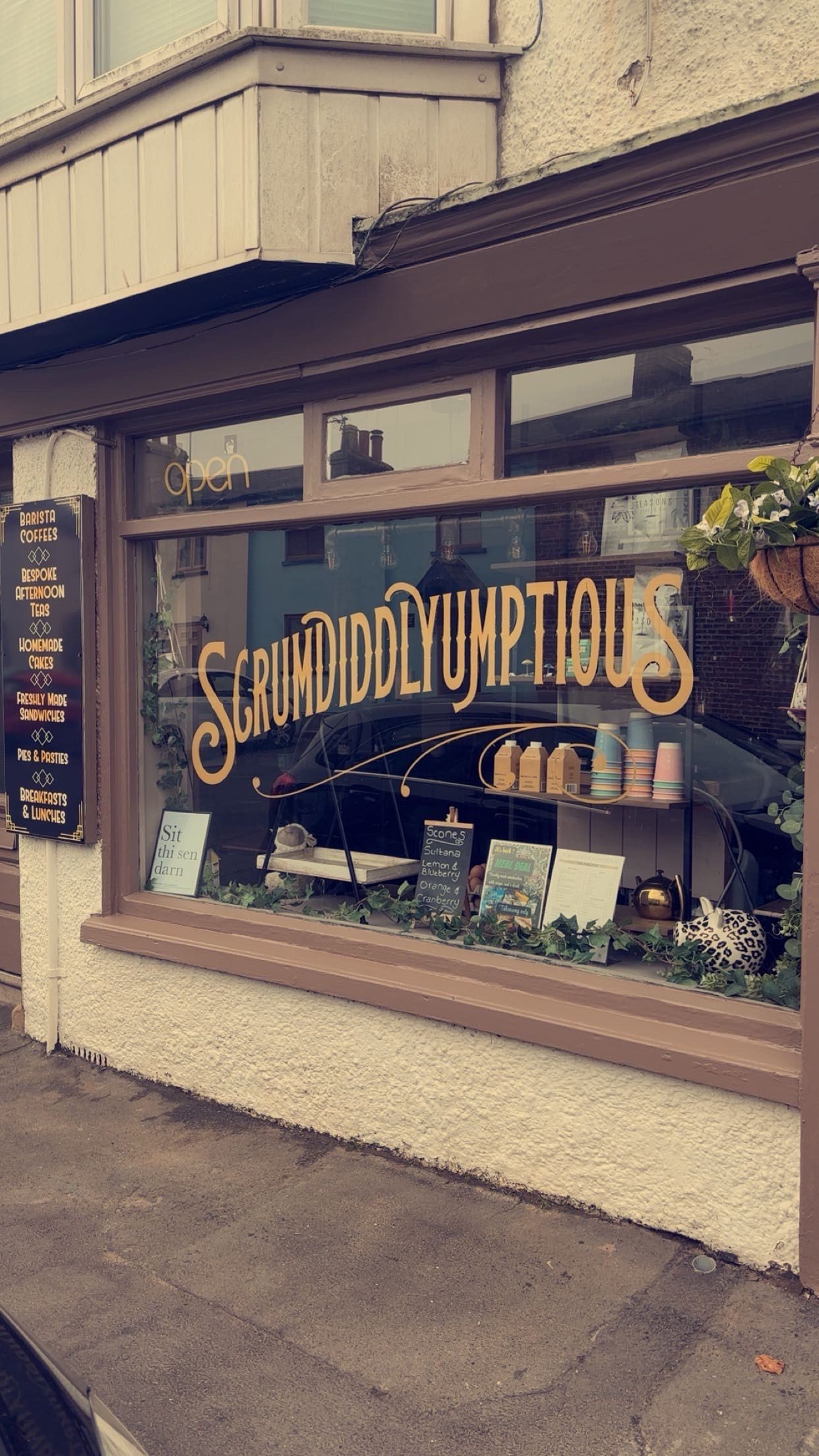 Scrumdiddlyumptious