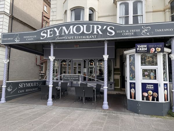 Seymours Cafe
