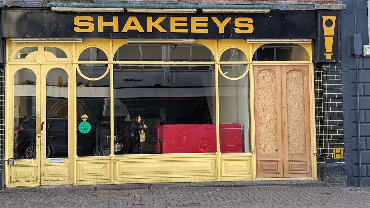 Shakeeys
