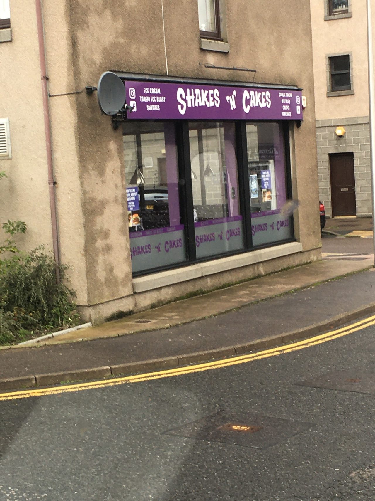 Shakes 'n' Cakes
