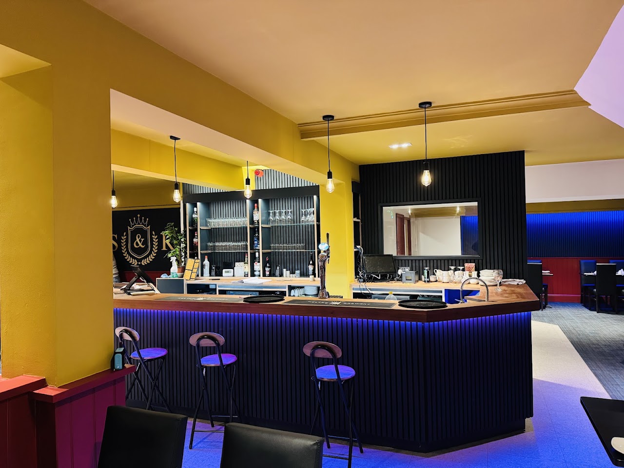 Shomrat Indian Restaurant