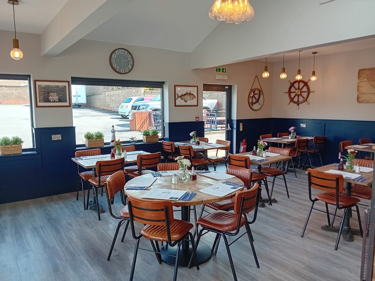 Spinners Fisheries, Spinners Arms
