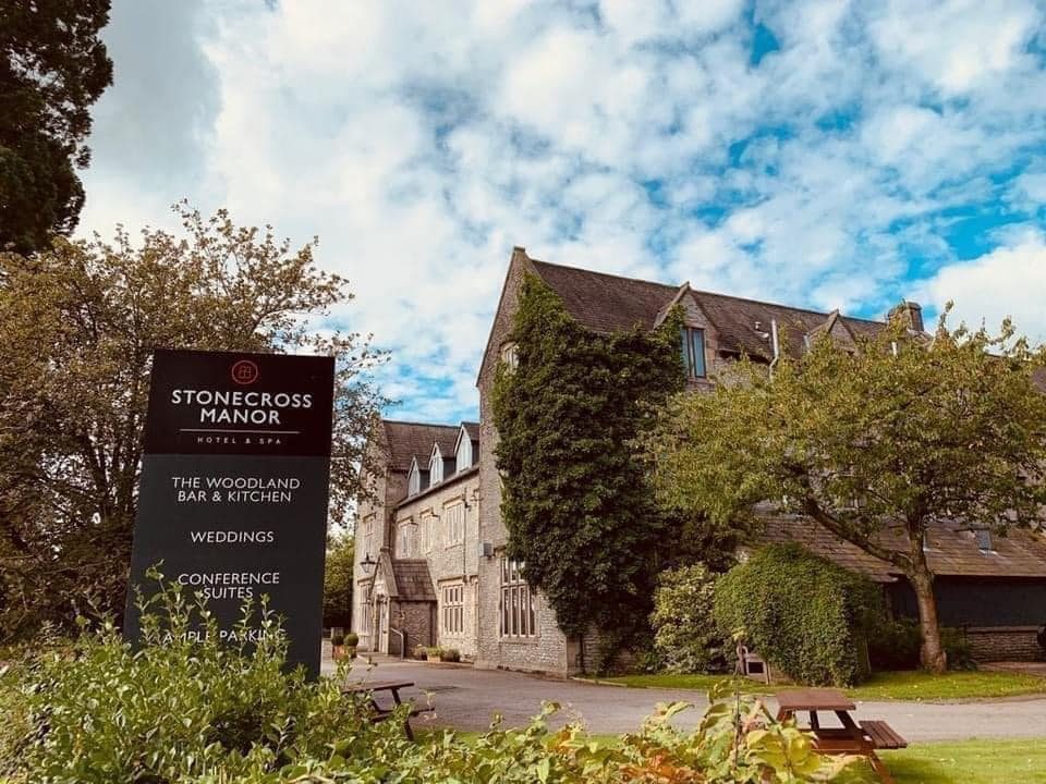 Stonecross Manor Hotel