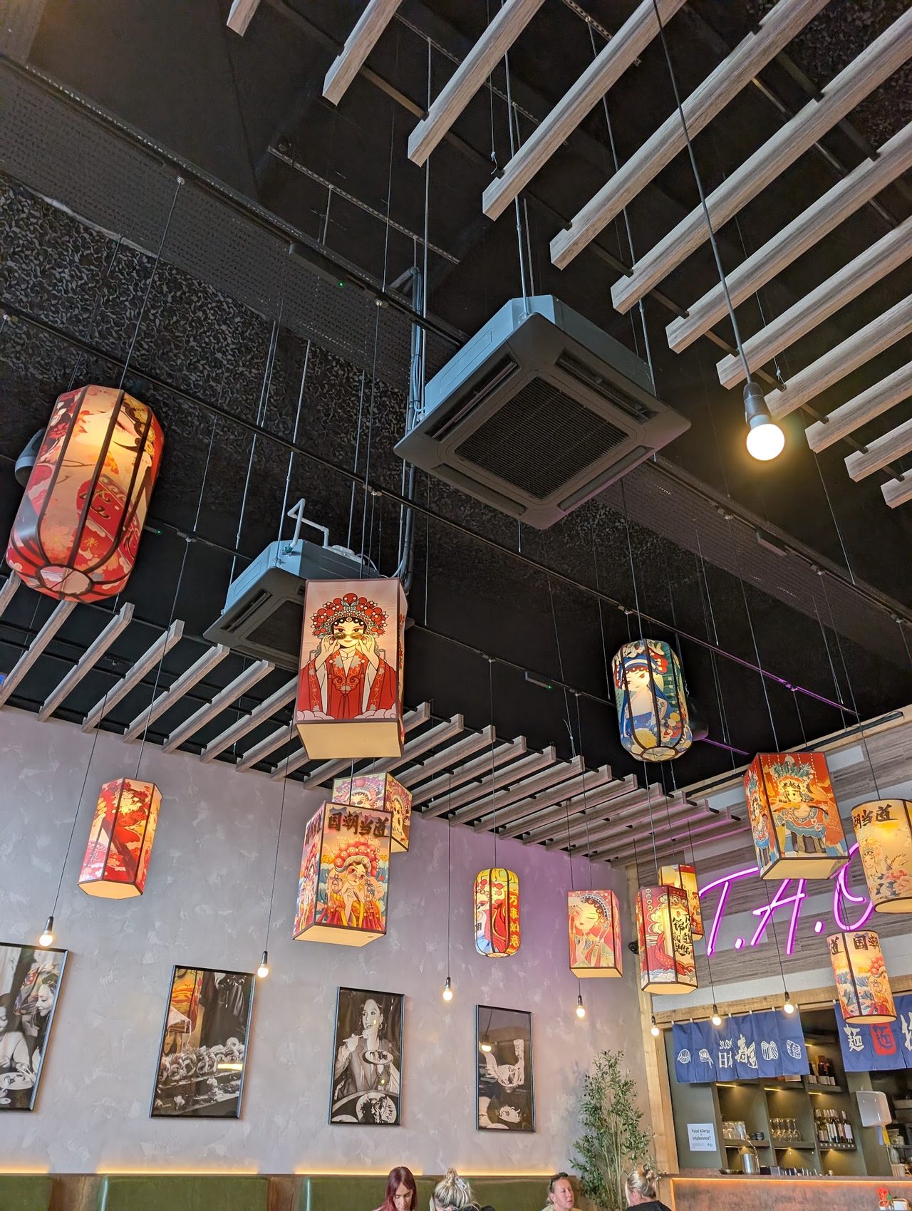 Tao Wok N Roll