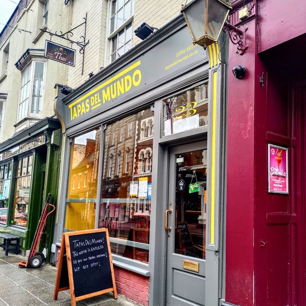 Tapas Del Mundo / The Roast House