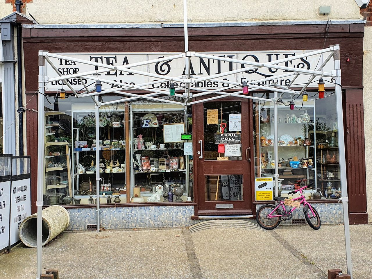 Tea & Antiques