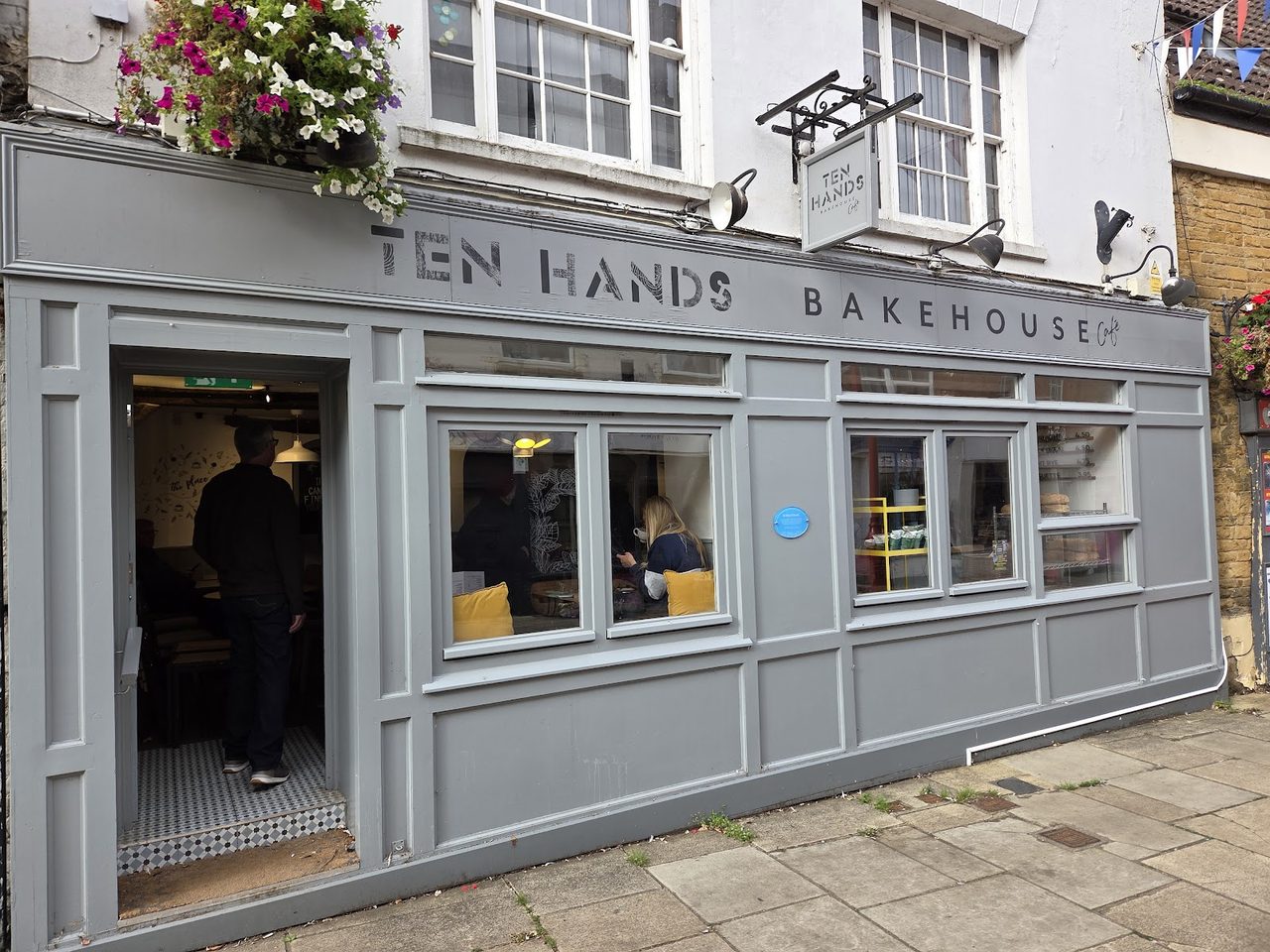 Ten Hands Bake House Cafe