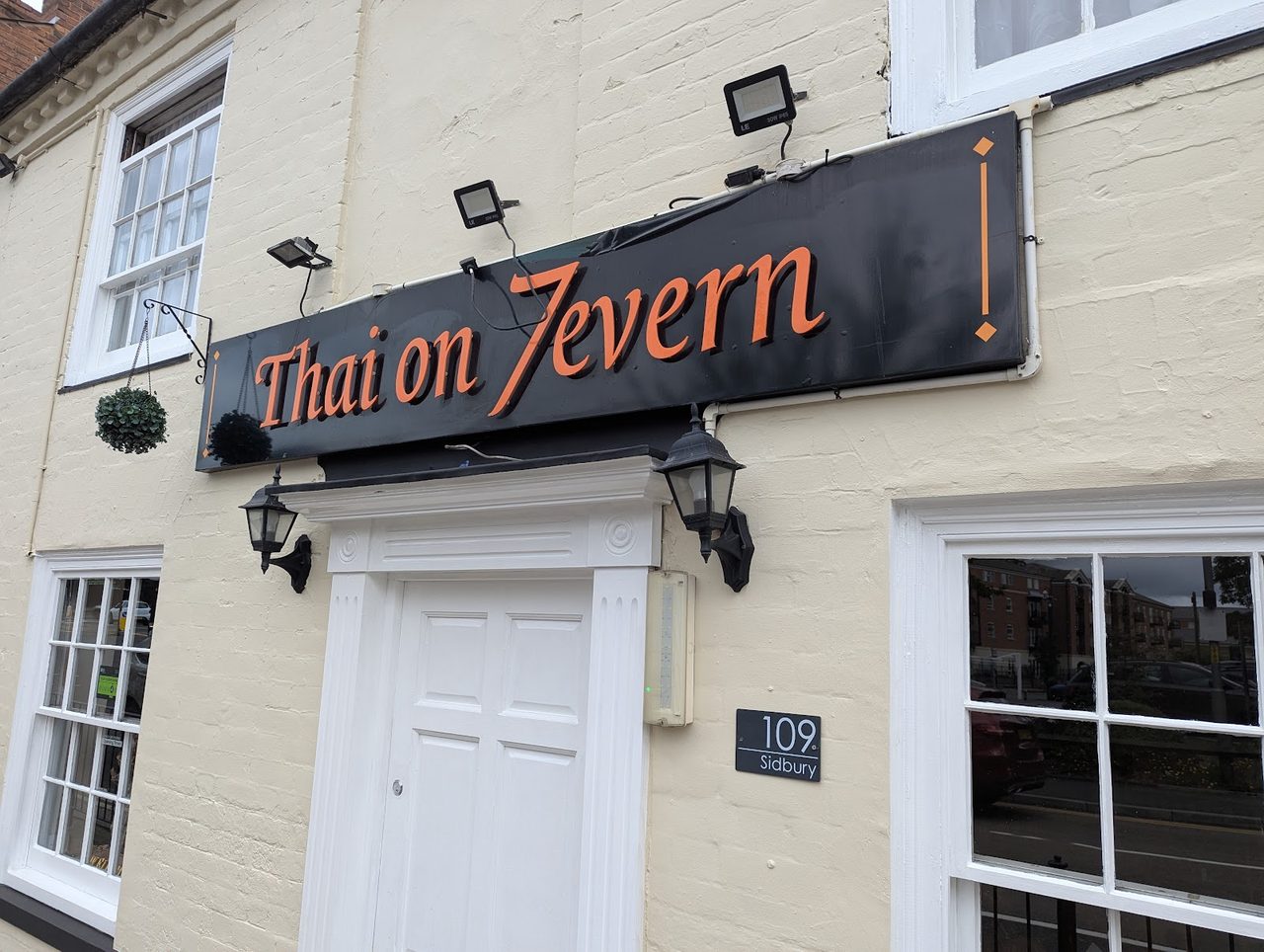 Thai On 7evern
