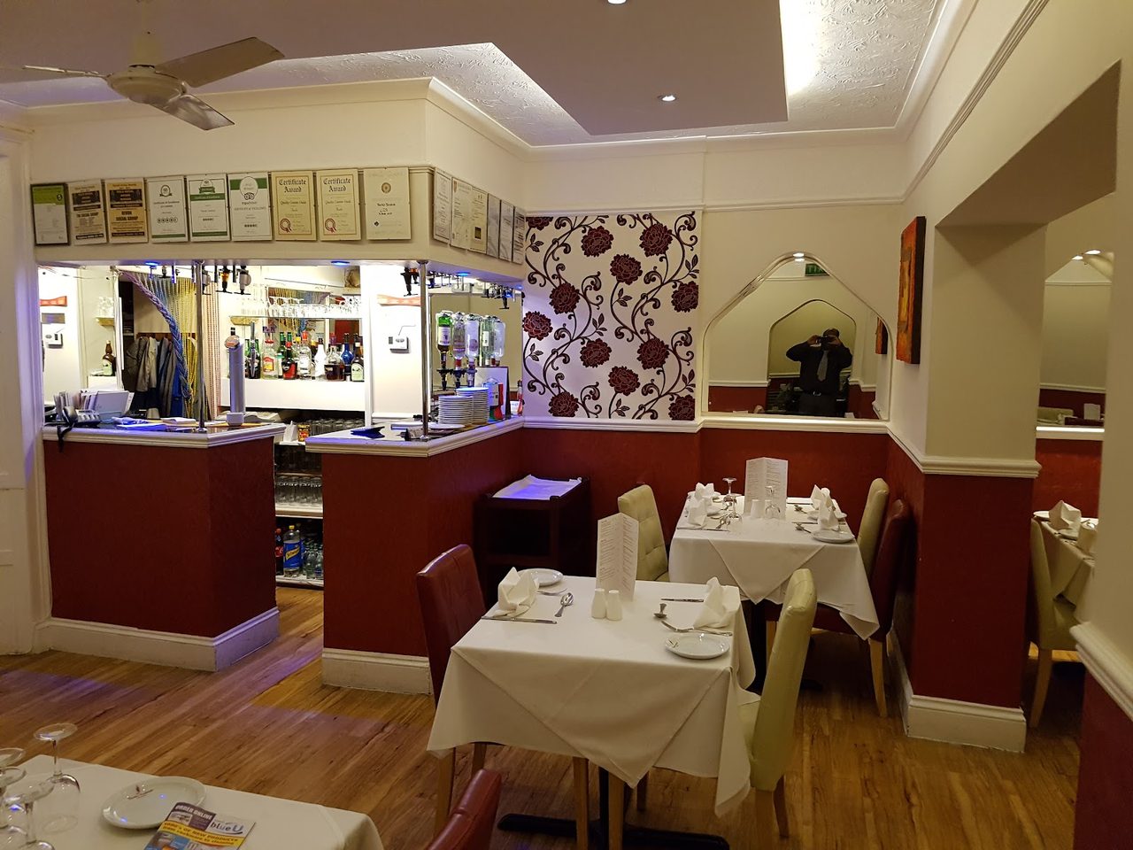 Thariks Tandoori Indian Restaurant