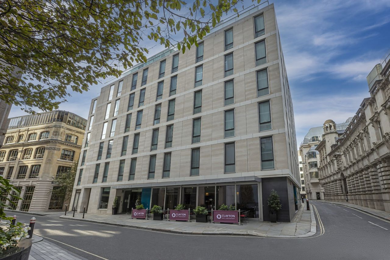 The Avenue Bar & Restaurant at Clayton Hotel London Wall