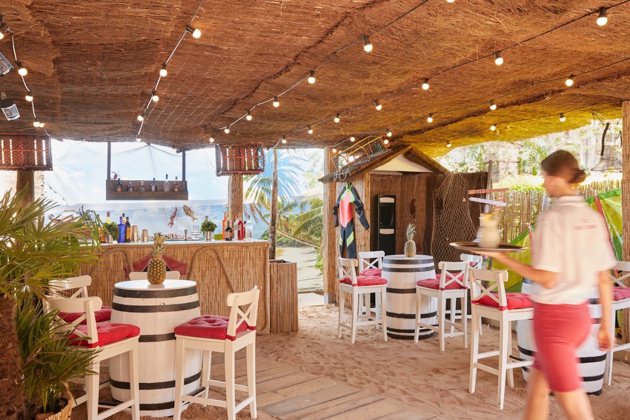 The Beach Bar at The Montague on the Gardens