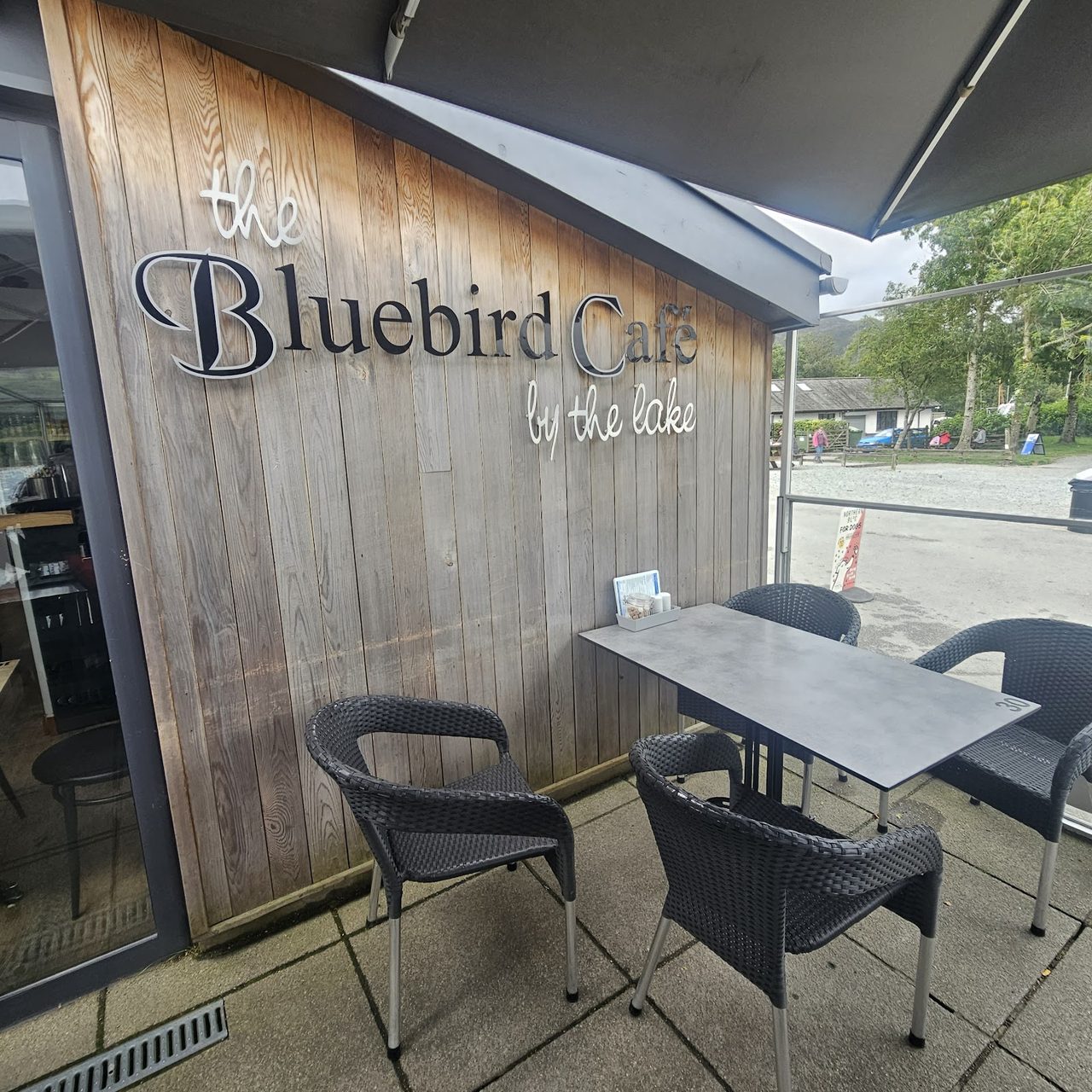 The Bluebird Cafe by the Lake