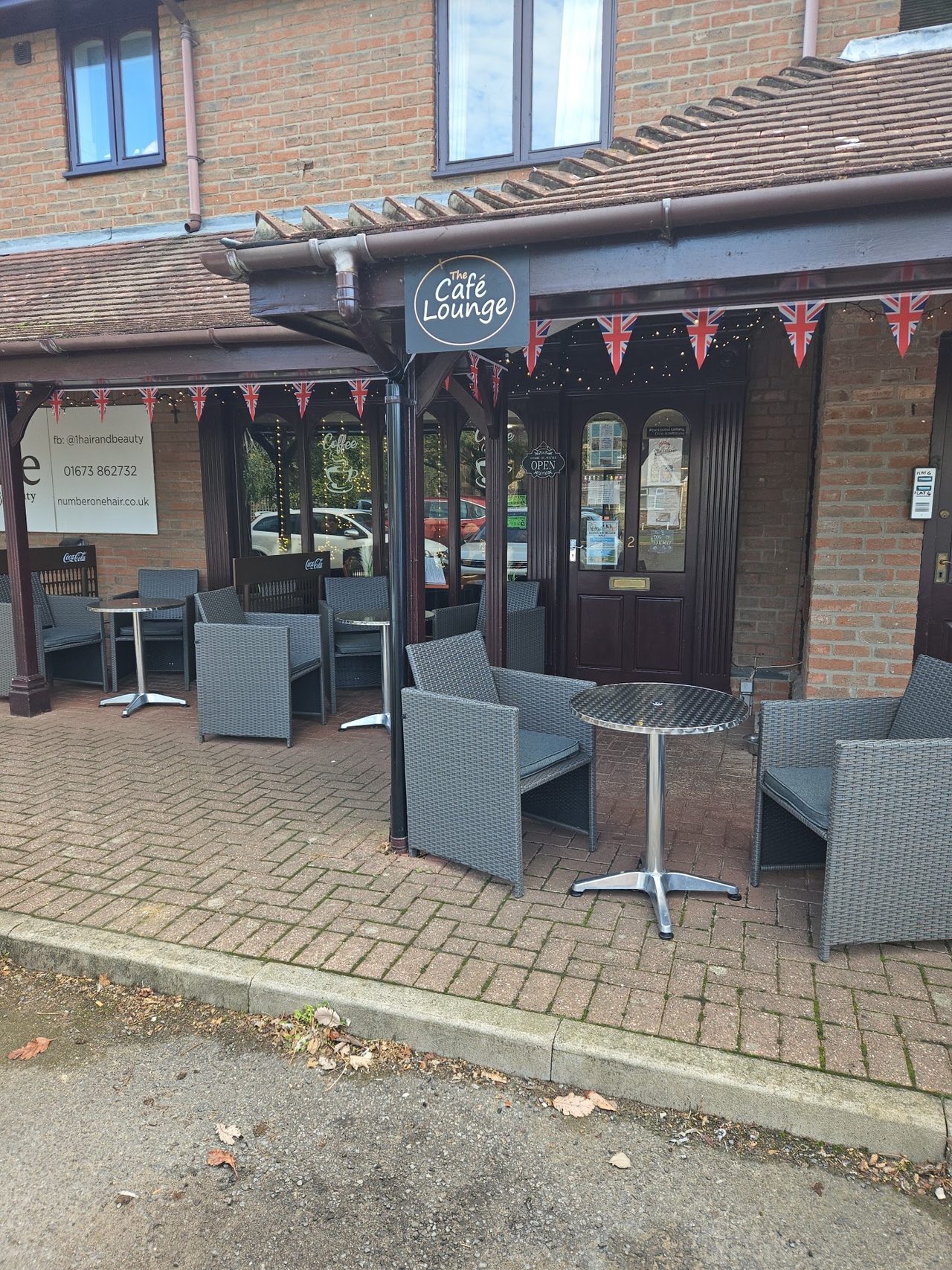The Cafe Lounge