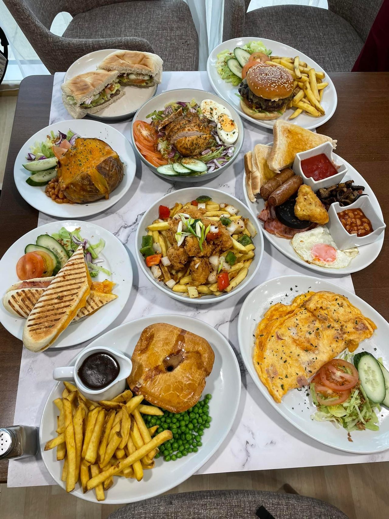 The Country Kitchen 2/ Pippins