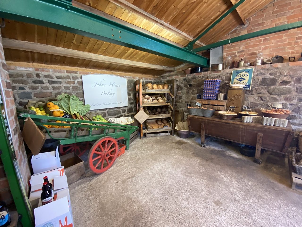 The Farmers Den Teashop and Restaurant at Stonehurst Farm