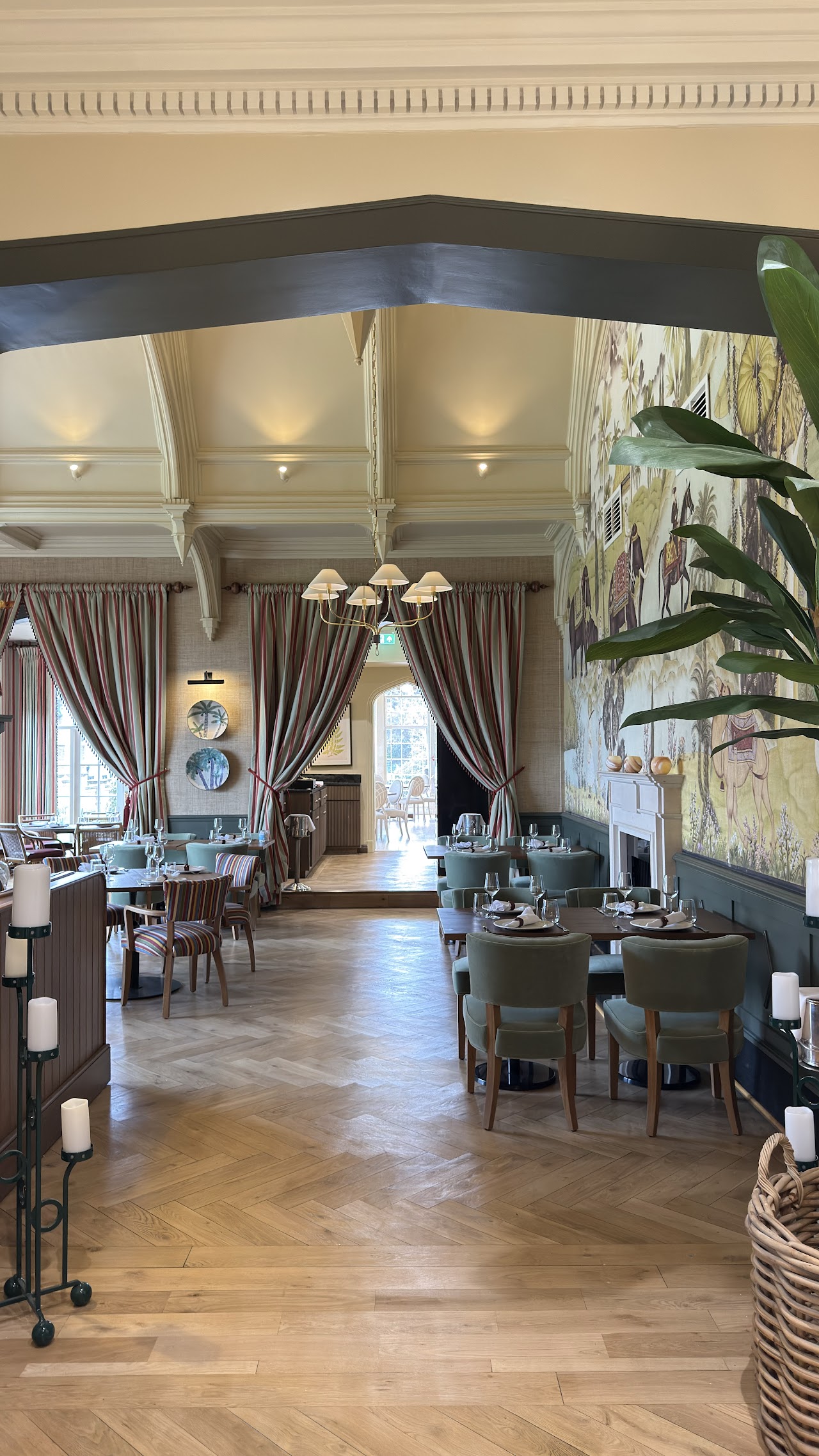 The Fox Dining Room at Foxhills Country Club