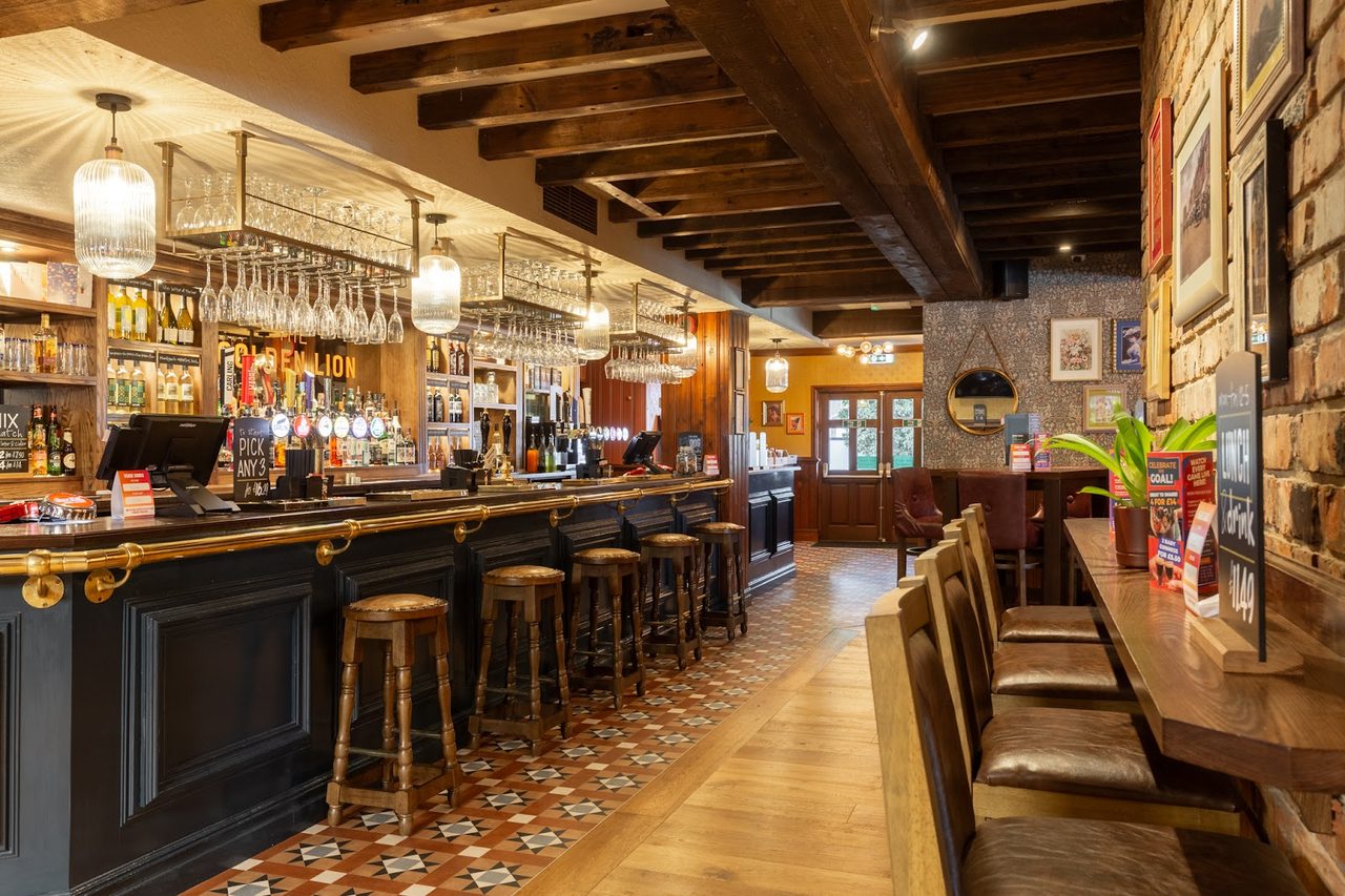 The Golden Lion, Romanby