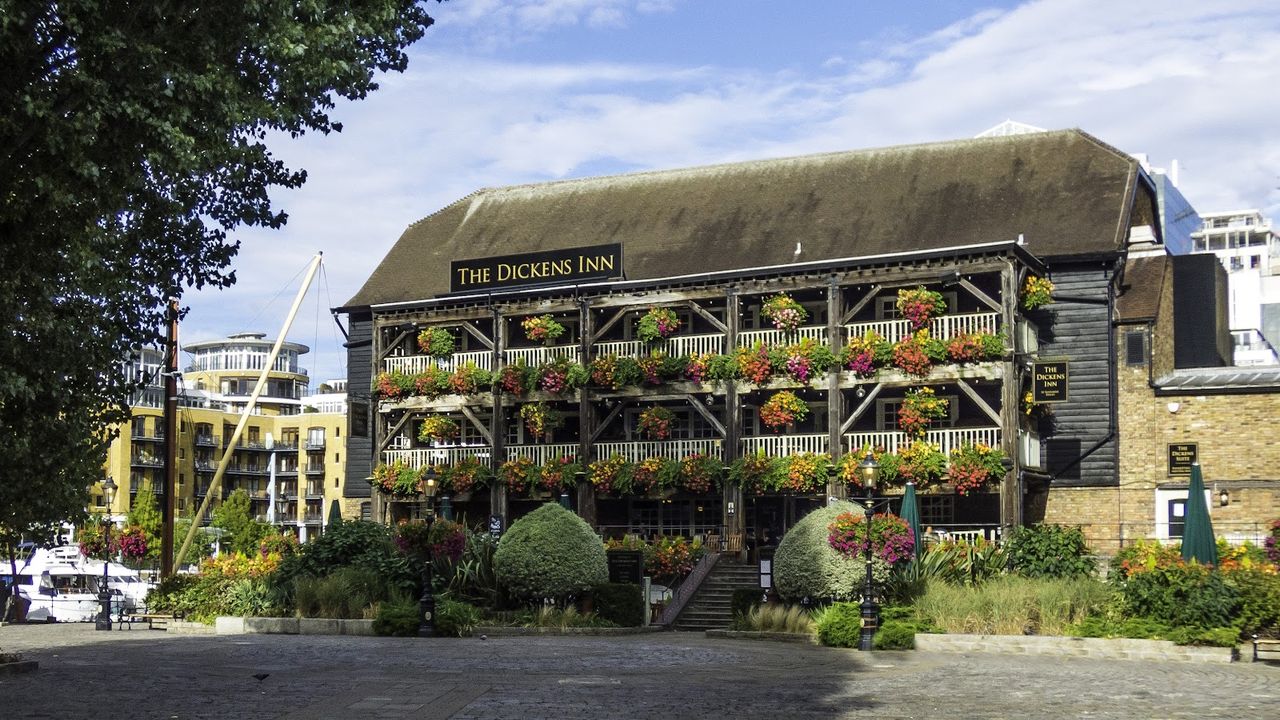 The Grill at the Dickens Inn