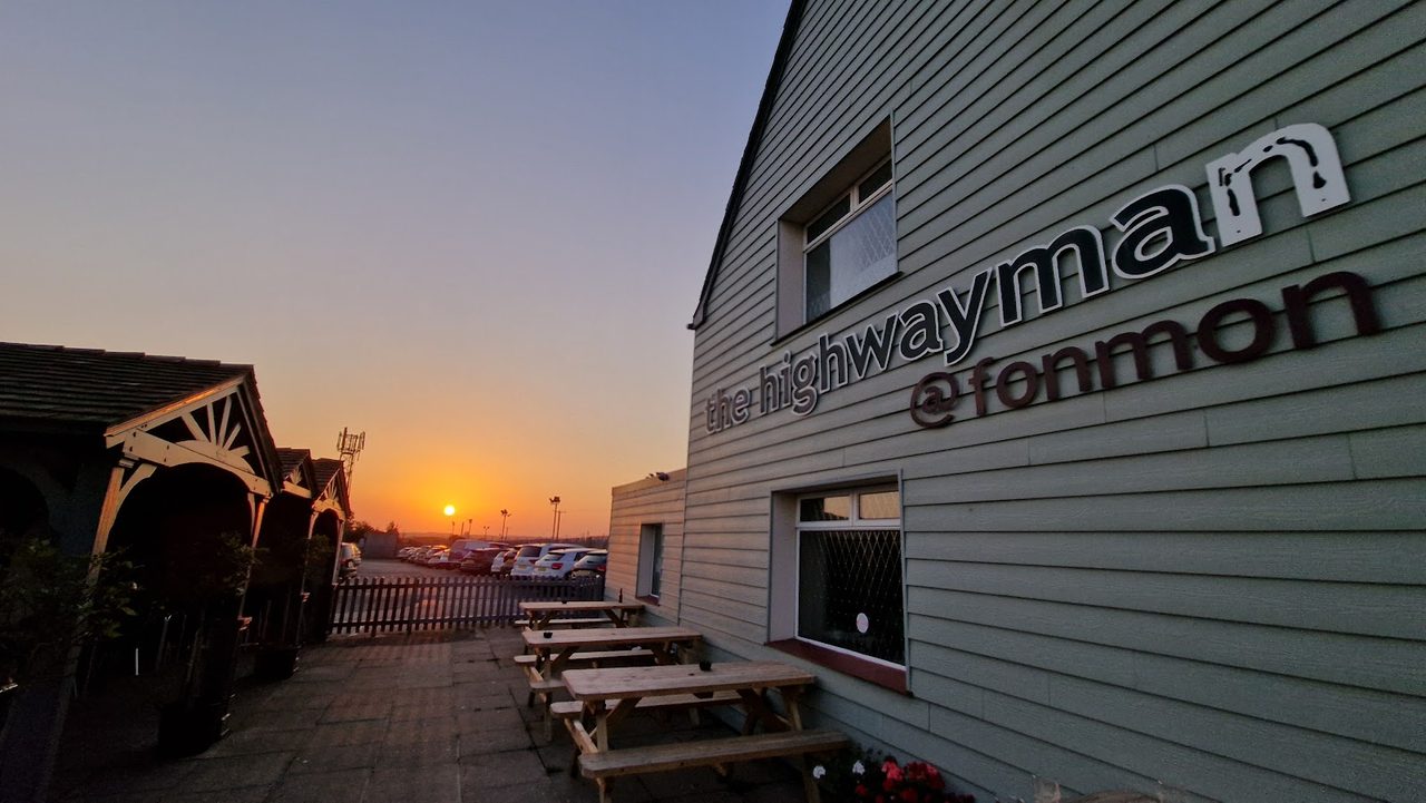 The Highwayman Inn