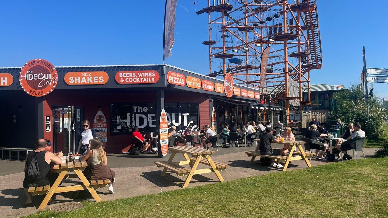 The Hut Café