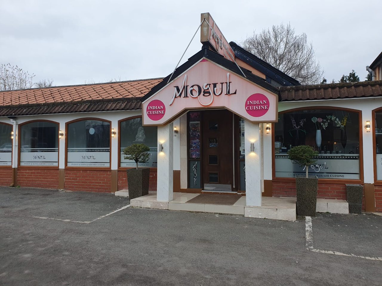 The Mogul Restaurant Bagshot