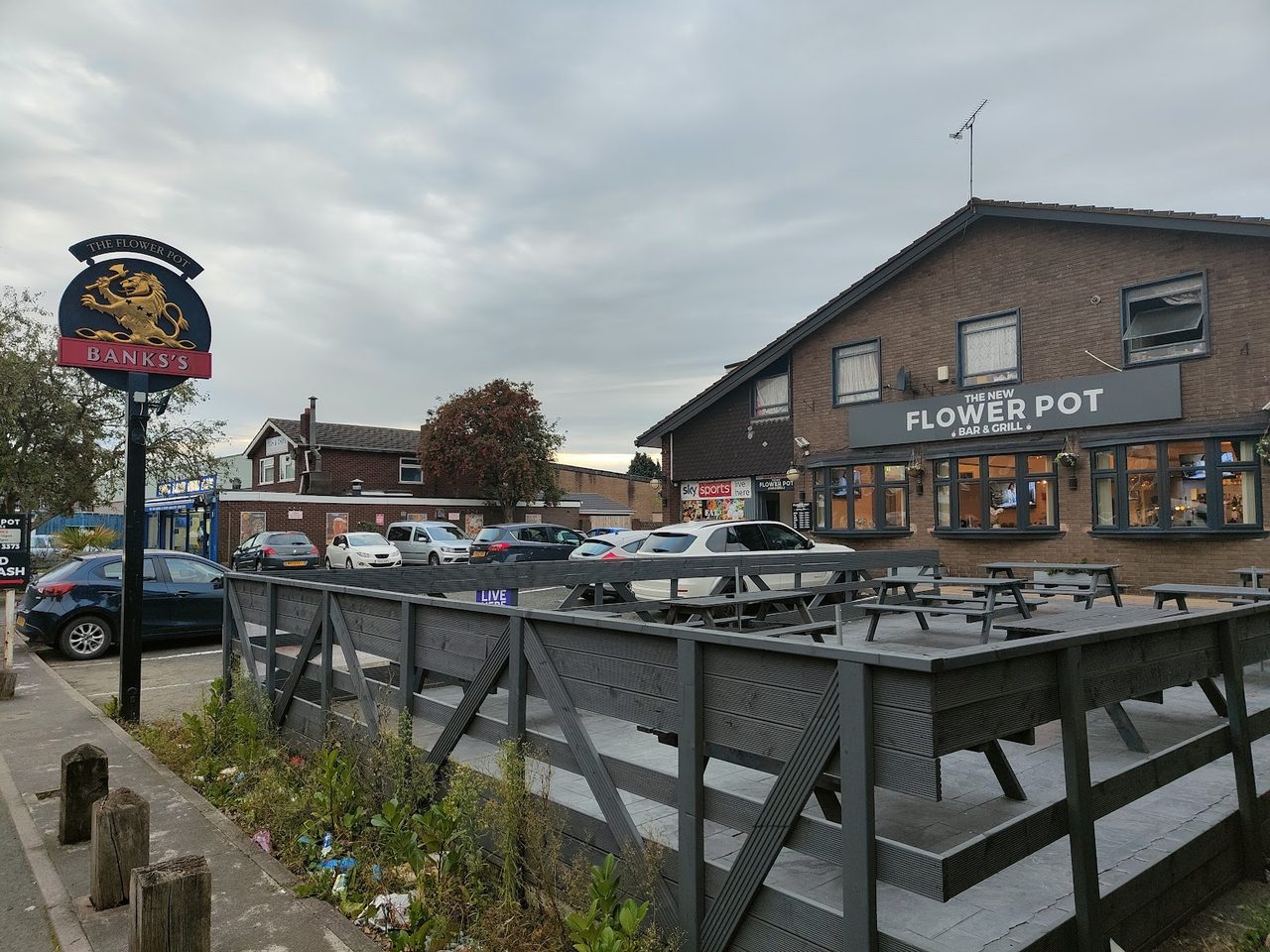 The New Flower Pot Grill & Restaurant