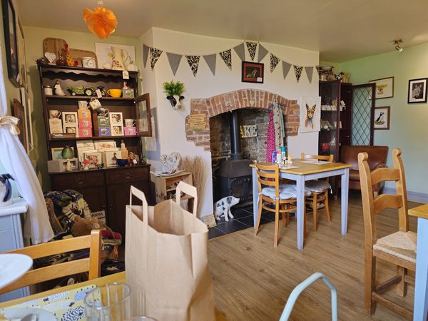 The Old Farmhouse Kitchen And Tearoom & Cake Shed