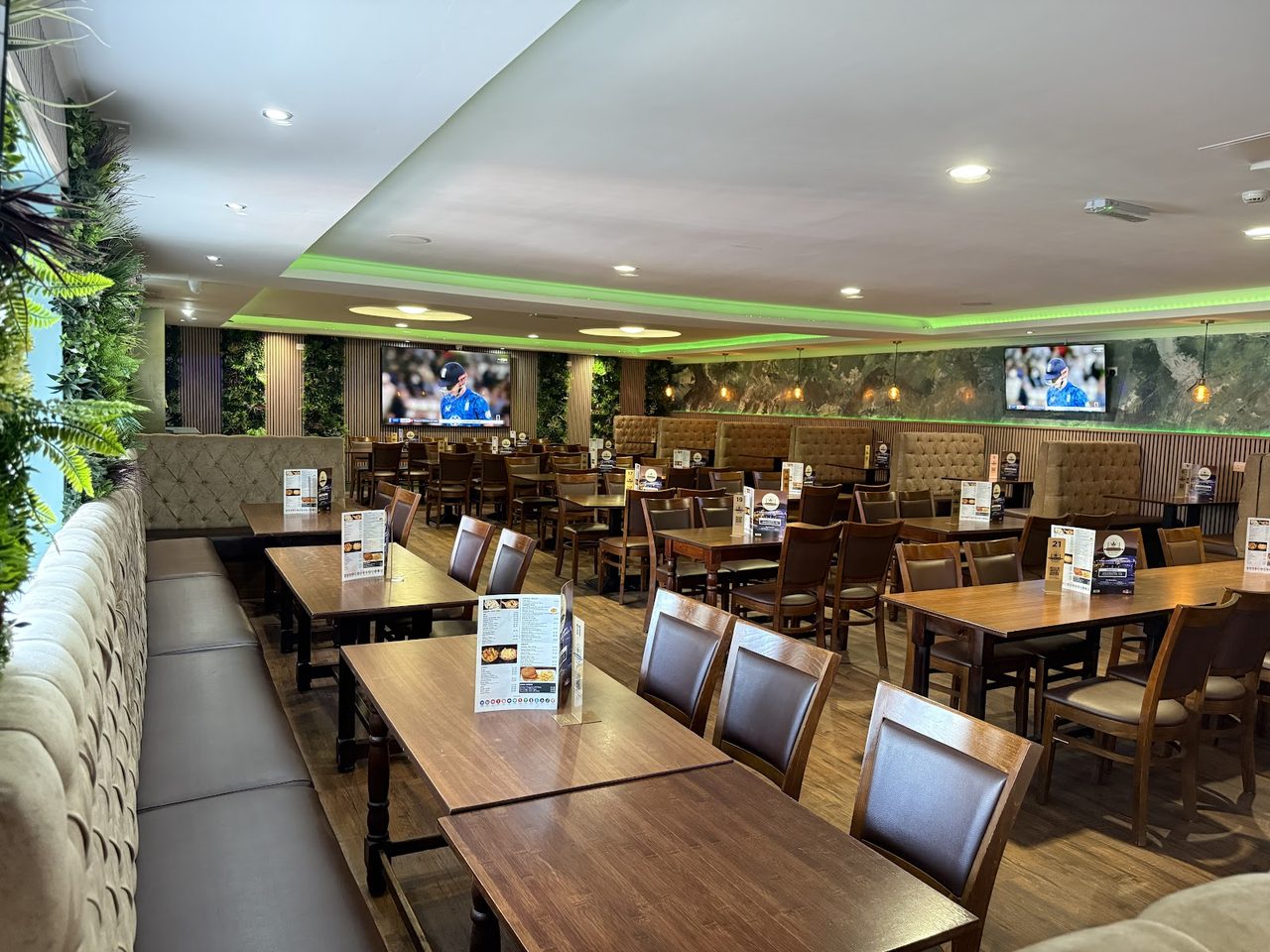 The Royal Castle Bar & Restaurant