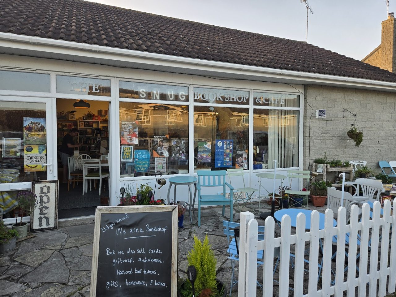 The Snug Bookshop and Cafe