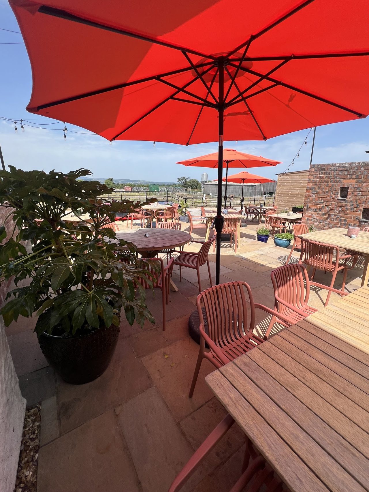 The White Horse Restaurant And Inn