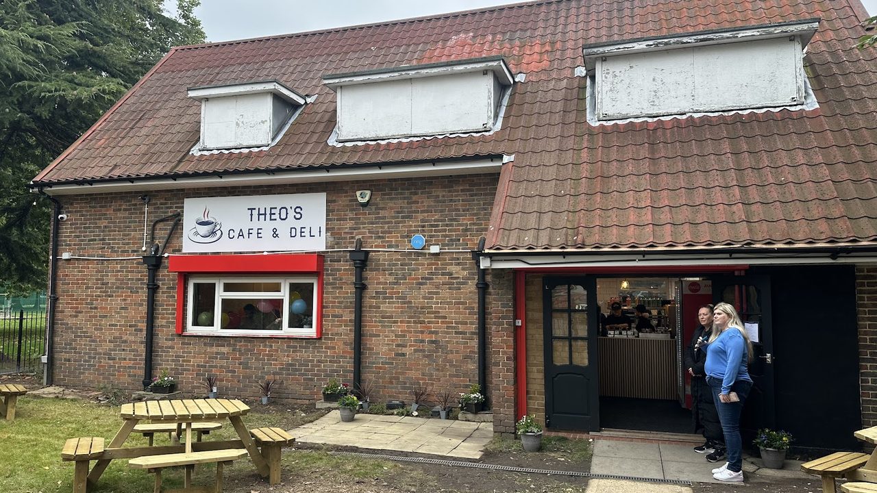 Theo's Cafe