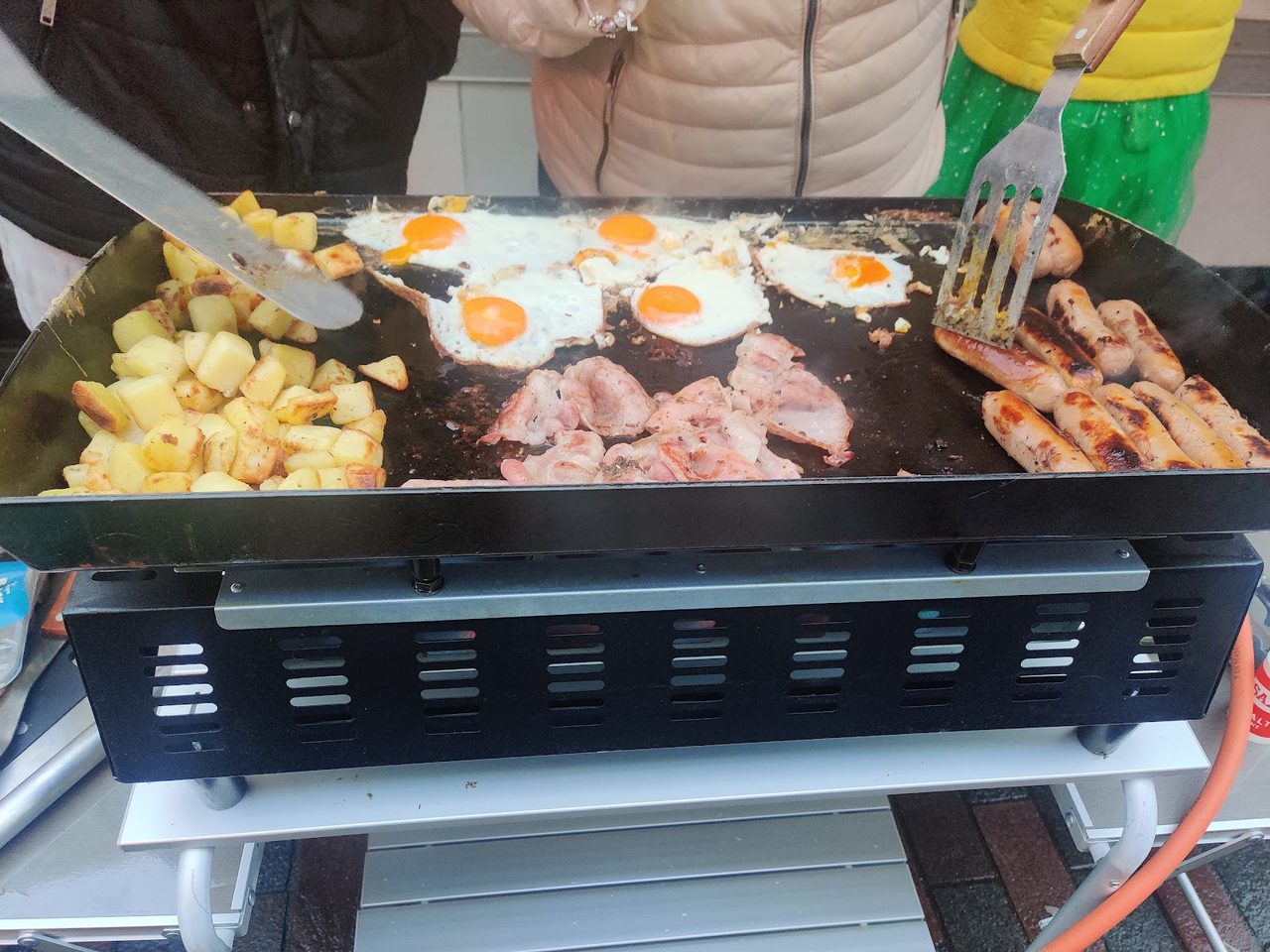 Three Pillars - Feeding the Homeless