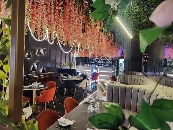 Tobis Restaurant And Bar