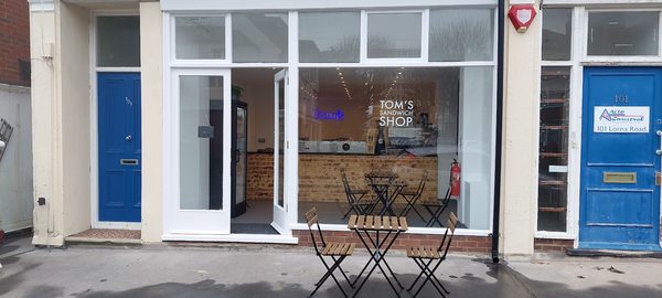 Tom's Sandwich Shop