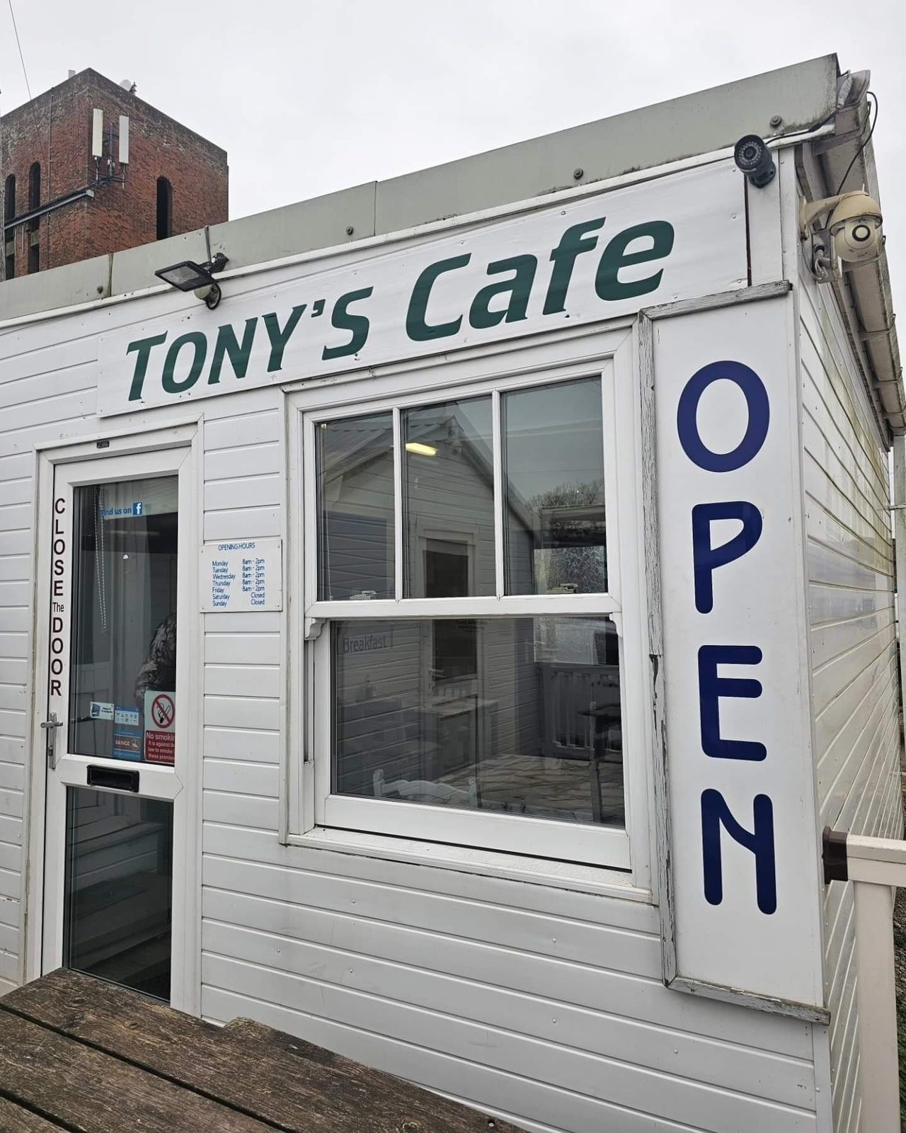 Tony's Café